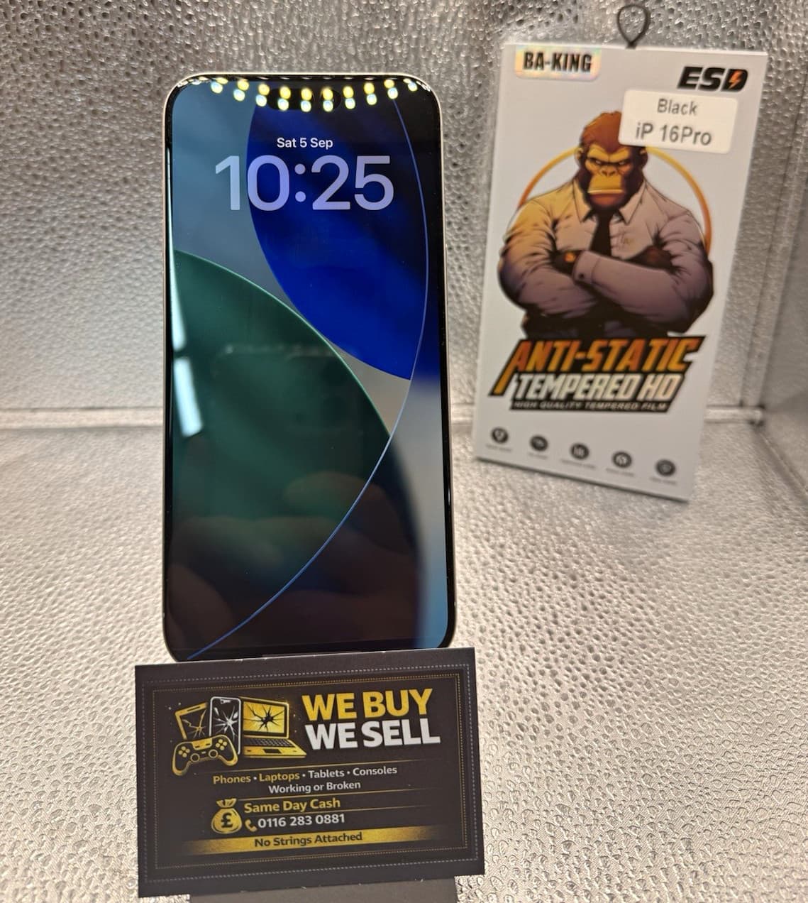 Apple iPhone 15 Pro Max 256GB Unlocked white titanium, grade Good