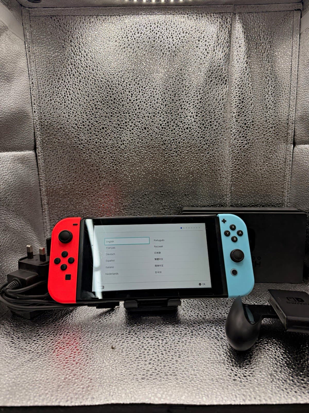 Nintendo Switch Console 32GB PAL Neon Red/Blue w/a accessories and charger, grade Good